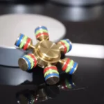 Jouet de Décompression à 6 Bras en Métal pour Adulte et Enfant, Gadget EDC Anti-Anlande Soulignée